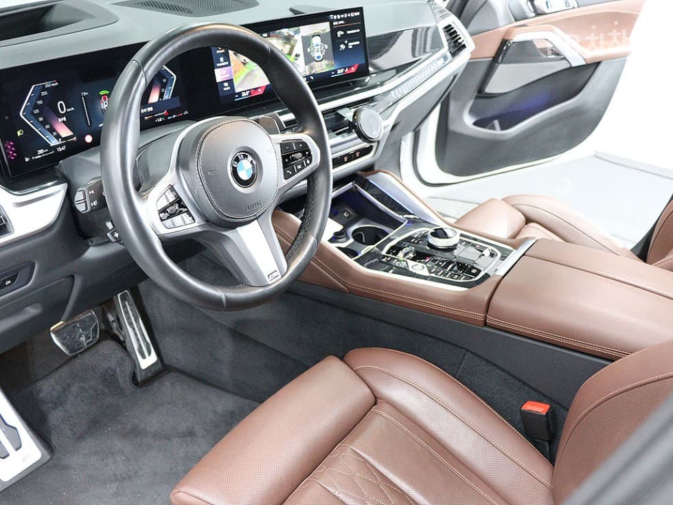 BMW X6(G06)xDrive 40i M Sport Package - 16