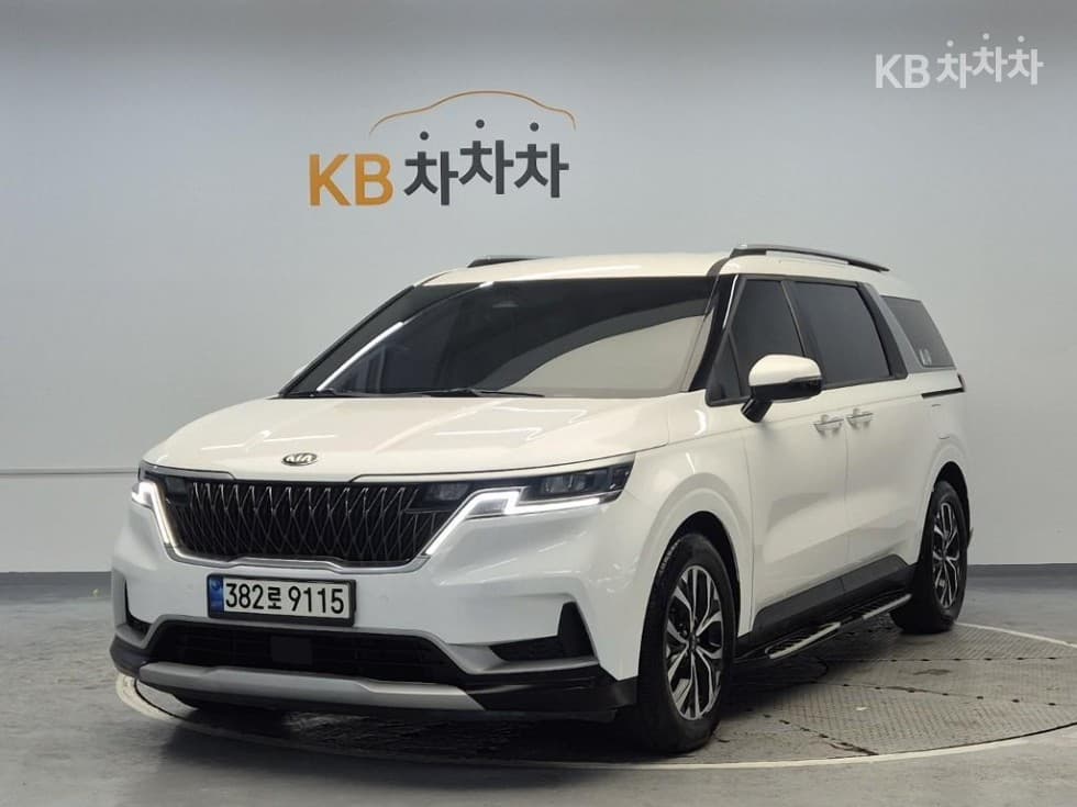 Kia Carnival 4th generation D2.2 9-seater Prestige - Image 1