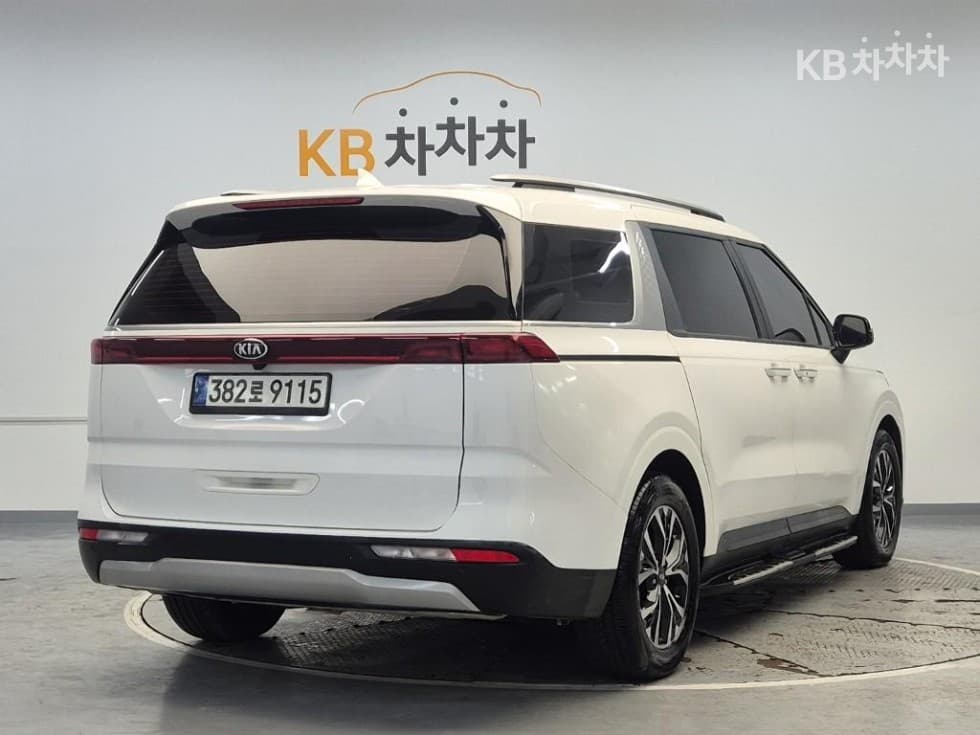 Kia Carnival 4th generationD2.2 9-seater Prestige - 3