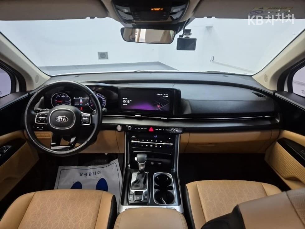 Kia Carnival 4th generationD2.2 9-seater Prestige - 9