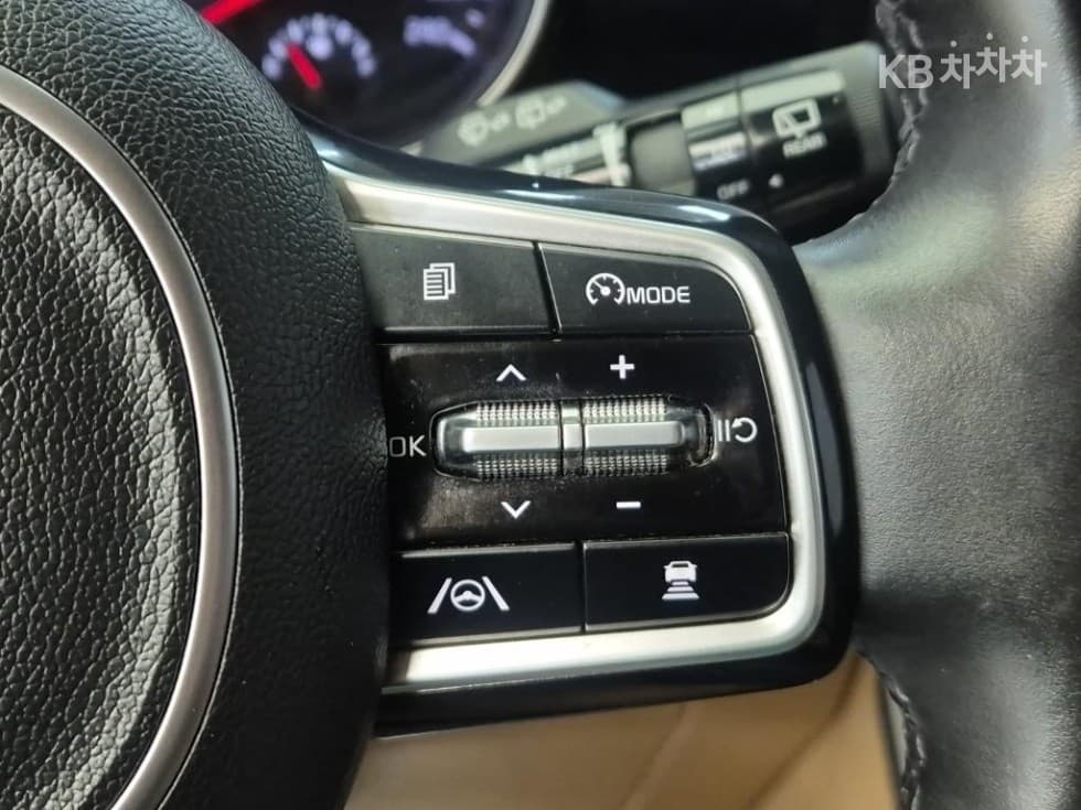 Kia Carnival 4th generationD2.2 9-seater Prestige - 11