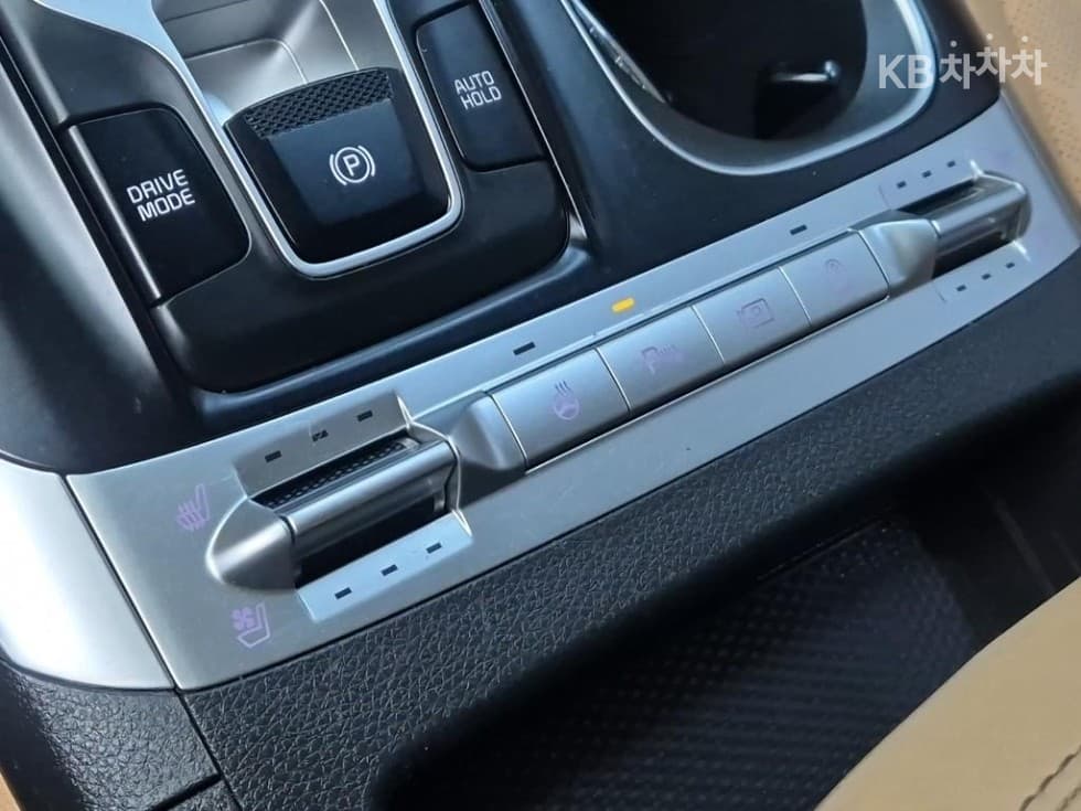 Kia Carnival 4th generationD2.2 9-seater Prestige - 14