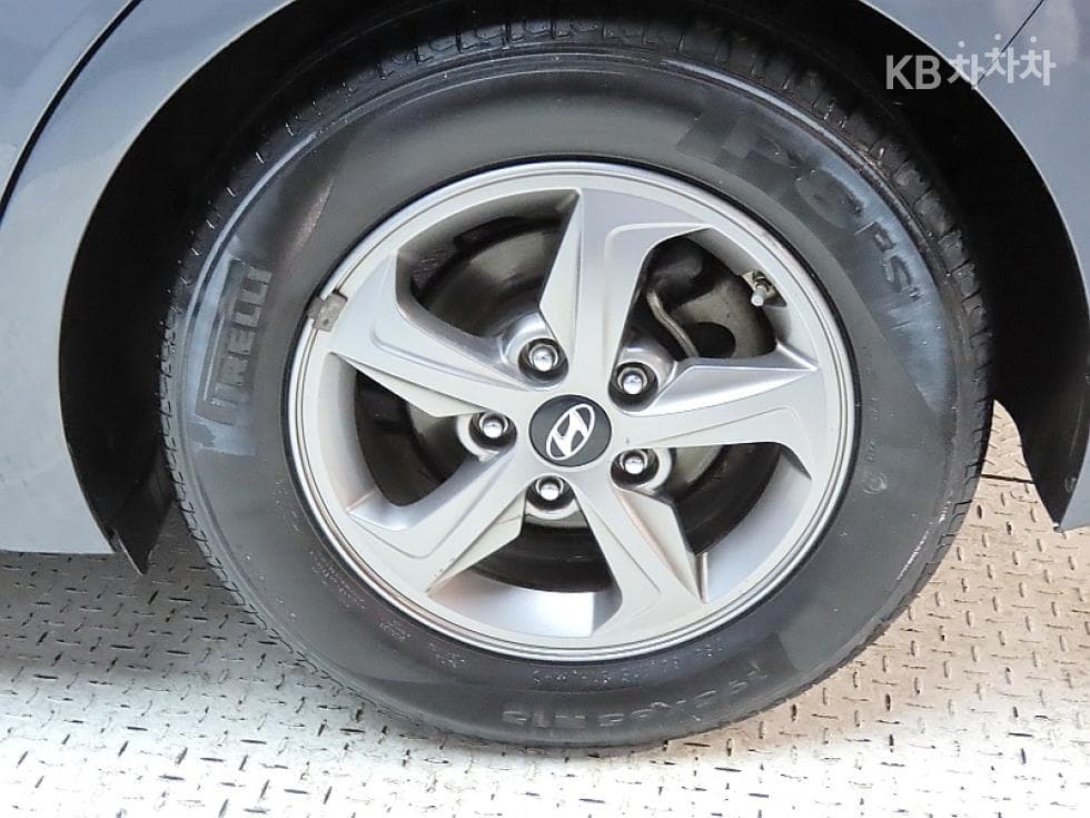 Hyundai Avante (Elantra)AD1.6 GDi Smart - 20