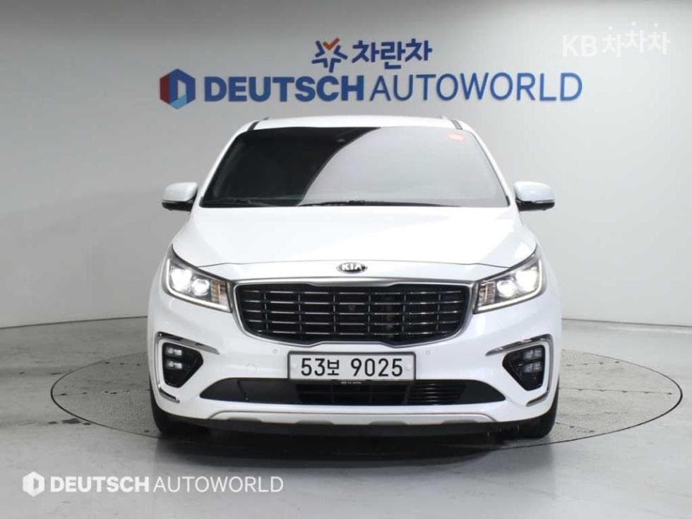 Киа The New (фейслифт) Канивал7-местен (Лимузин) 2.2 Дизел Лимузин President - 3