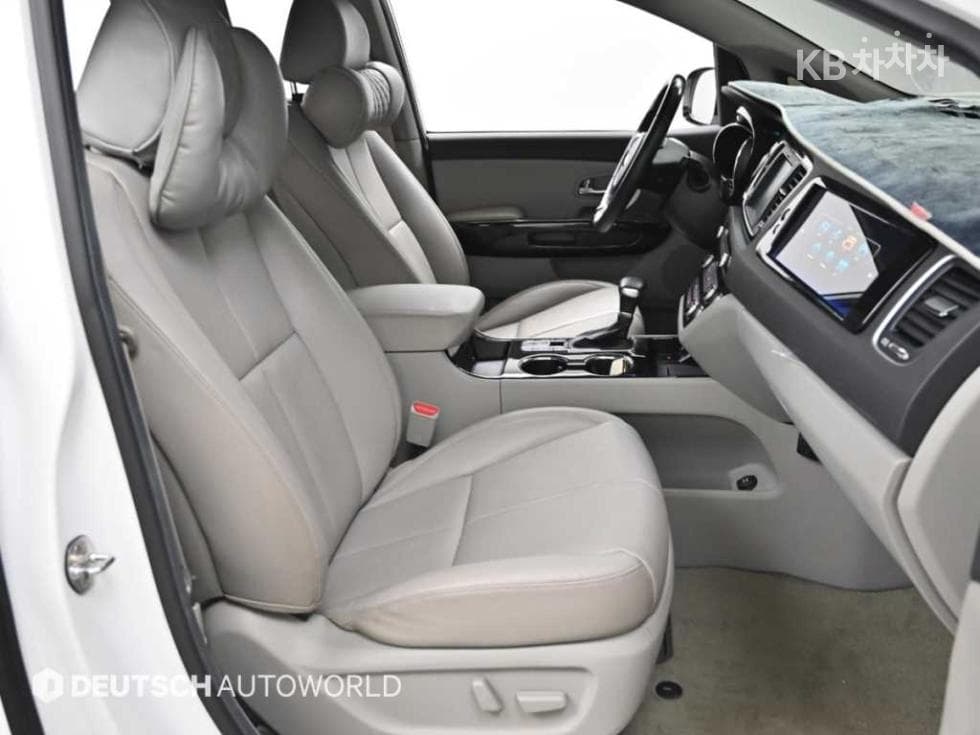 Киа The New (фейслифт) Канивал7-местен (Лимузин) 2.2 Дизел Лимузин President - 11