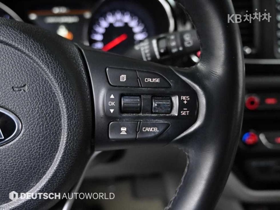 Киа The New (фейслифт) Канивал7-местен (Лимузин) 2.2 Дизел Лимузин President - 15