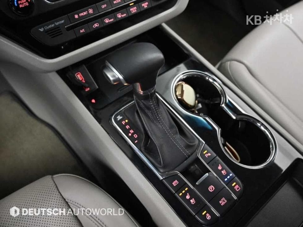 Киа The New (фейслифт) Канивал7-местен (Лимузин) 2.2 Дизел Лимузин President - 18