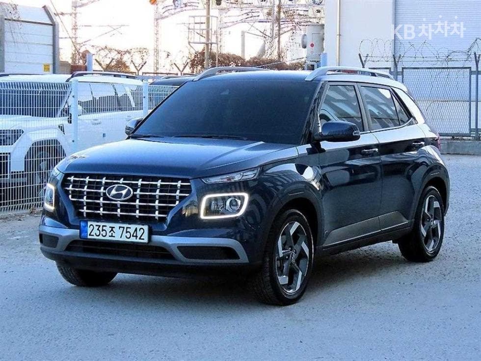 Hyundai Venue Gasoline 1.6 Modern - Image 1