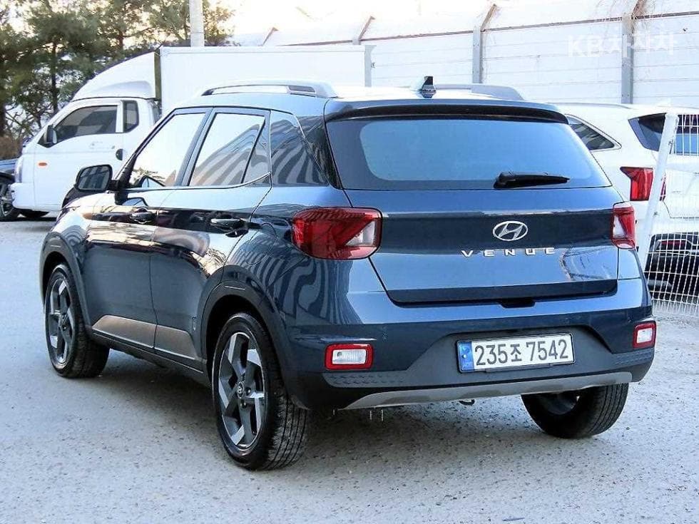 Hyundai VenueGasoline 1.6 Modern - 3