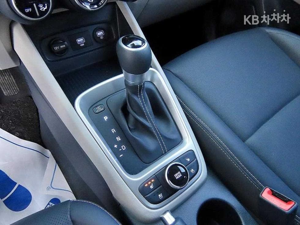 Hyundai VenueGasoline 1.6 Modern - 10