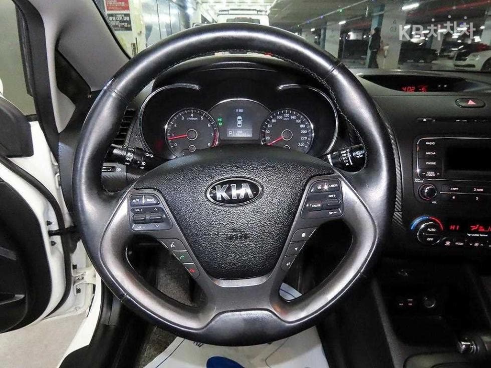 Kia K3Prestige - 8