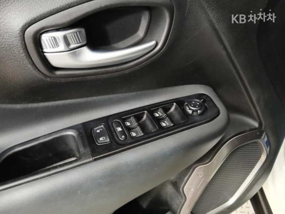 지프 레니게이드2.4 Limited FWD - 10