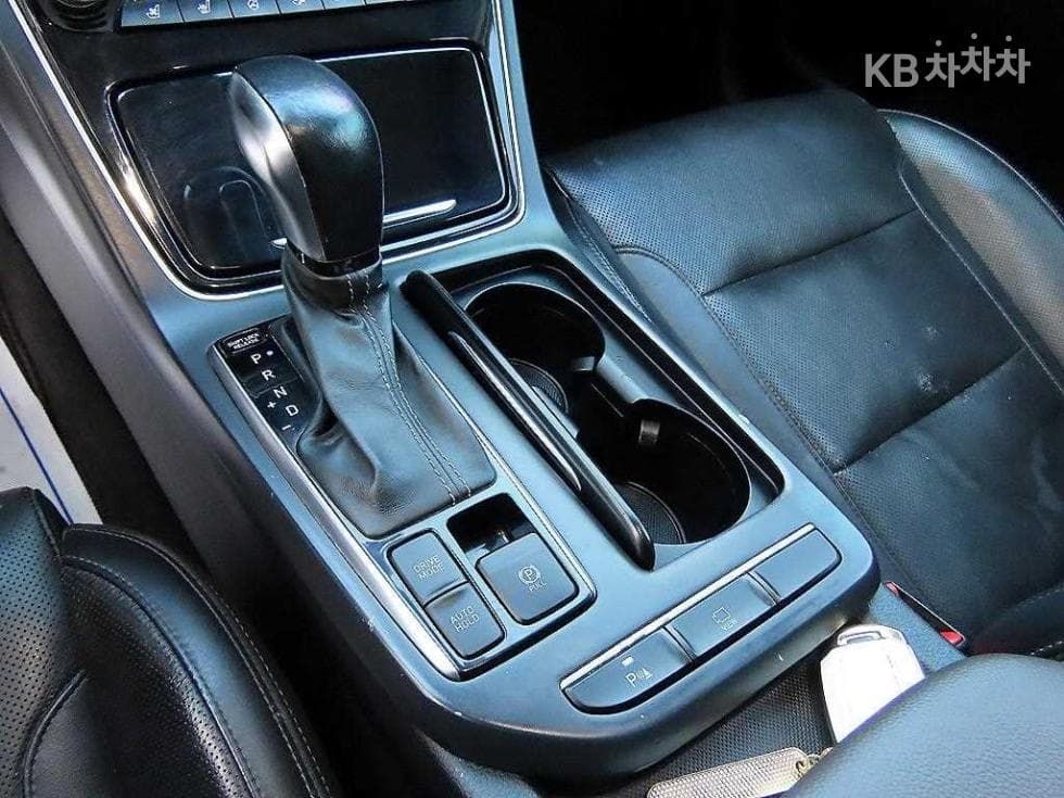 Хюндай Grandeur (Azera)IG2.4 Premium Стандартен - 11