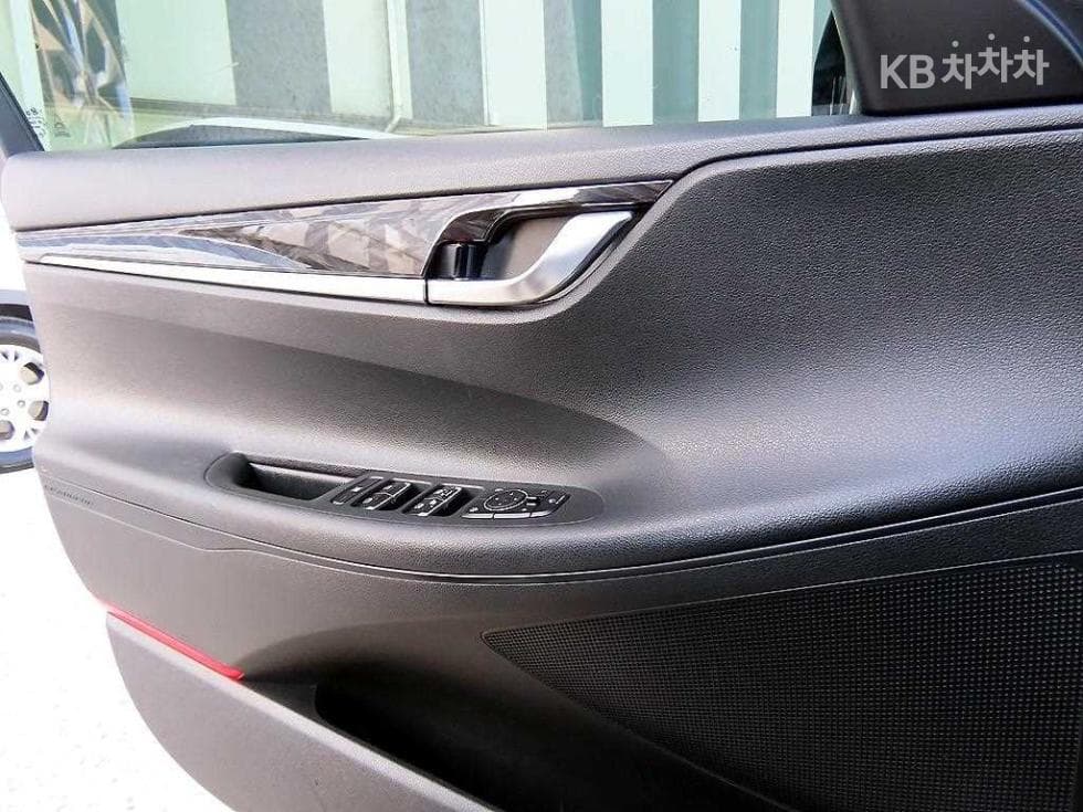 Хюндай Grandeur (Azera)IG2.4 Premium Стандартен - 12