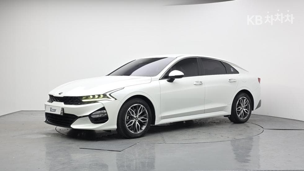 Kia K5 3rd Gen 2.0 Gasoline Prestige - Image 1