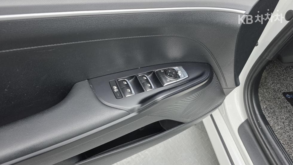 Kia K5 3rd Gen2.0 Gasoline Prestige - 13