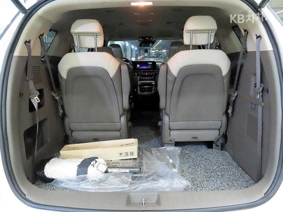 Kia Carnival 4th generationG3.5 GDI 7-seater (Limousine) Signature - 16