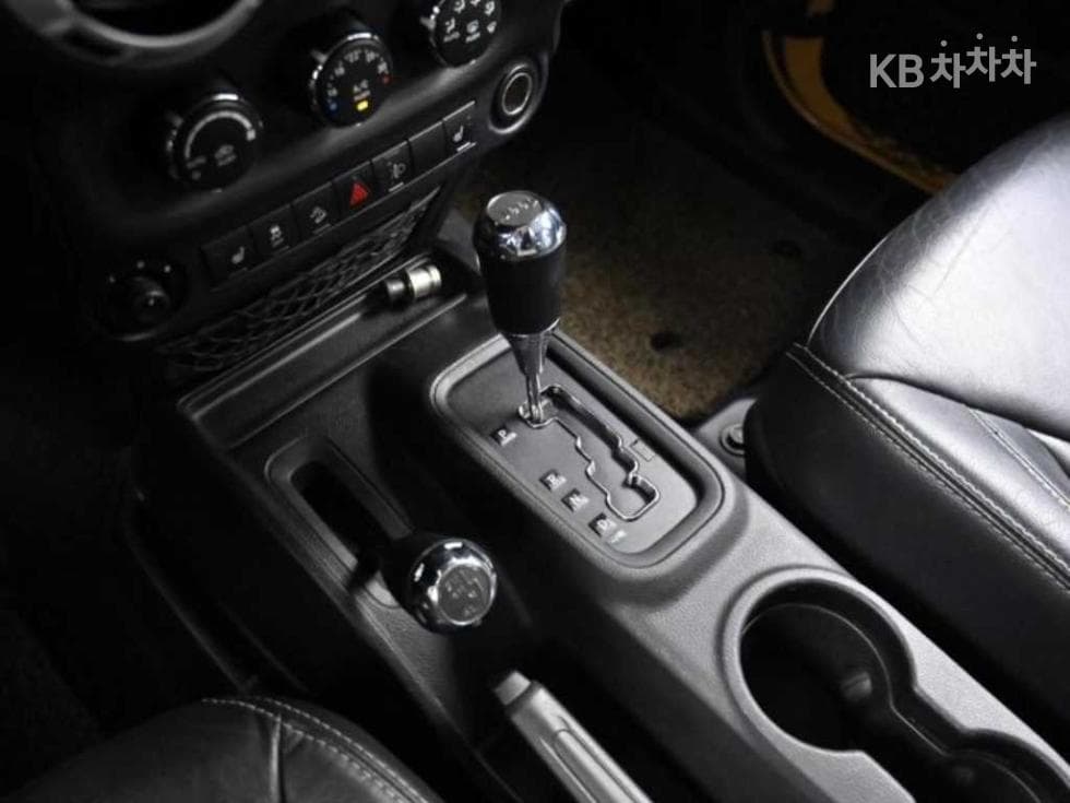 지프 랭글러2.8 사하라 4도어 언Limited JK - 9