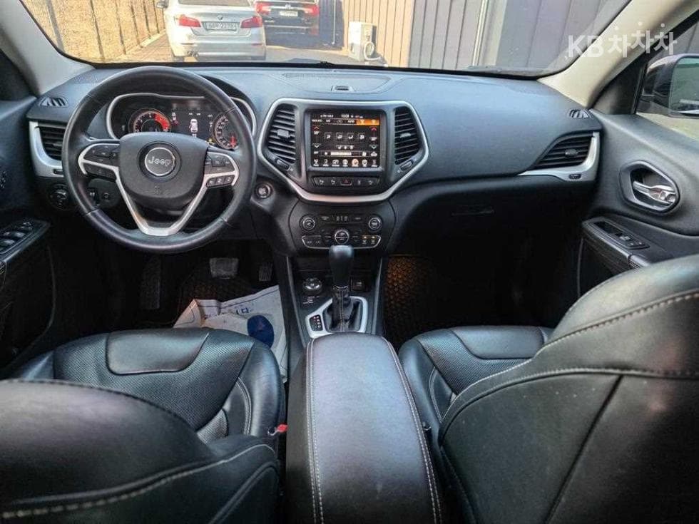 지프 체로키2.2 Дизел Лимитиран - 4