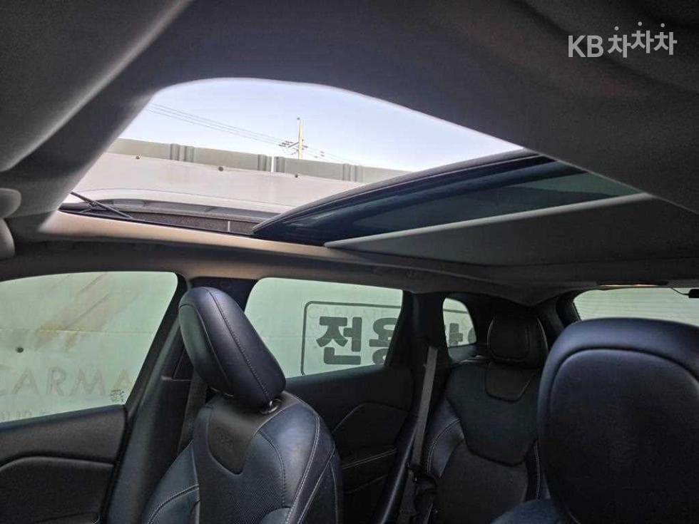 지프 체로키2.2 Дизел Лимитиран - 11