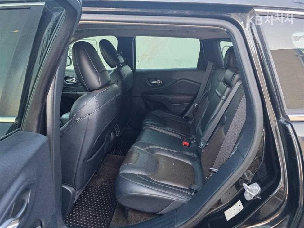 지프 체로키2.2 Дизел Лимитиран - 15