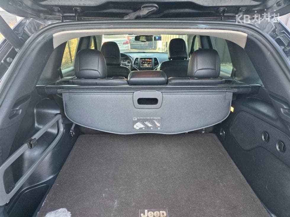 지프 체로키2.2 Дизел Лимитиран - 17