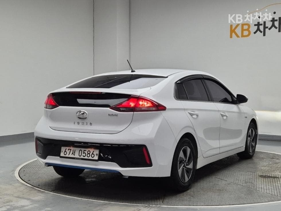 Hyundai IONIQ (Original Model)N - 4