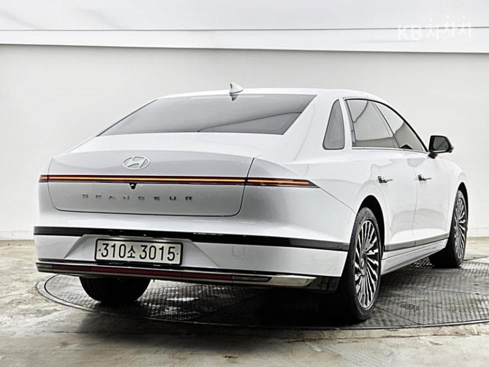 Hyundai The All New Grandeur (Azera) Hybrid1.6 Turbo Gasoline Calligraphy - 2