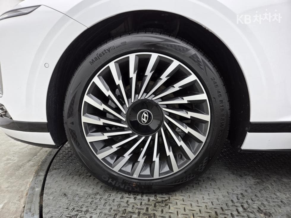 Hyundai The All New Grandeur (Azera) Hybrid1.6 Turbo Gasoline Calligraphy - 5