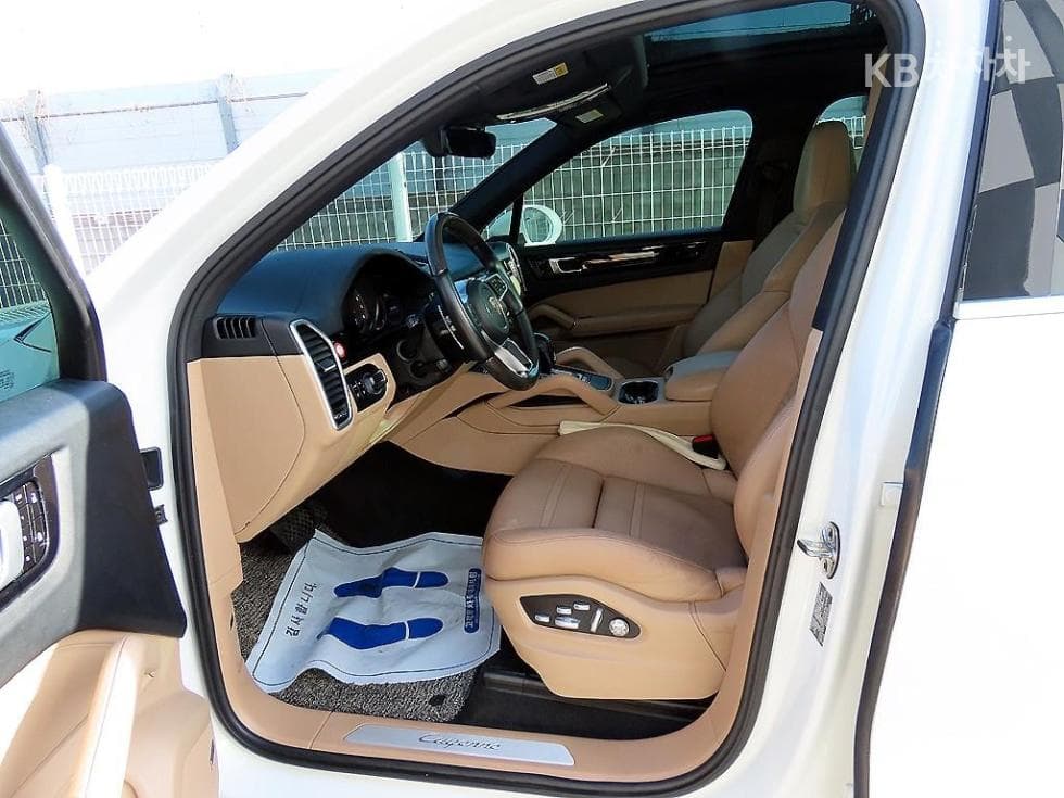 Porsche Cayenne(9Y0)3.0 Standard - 4