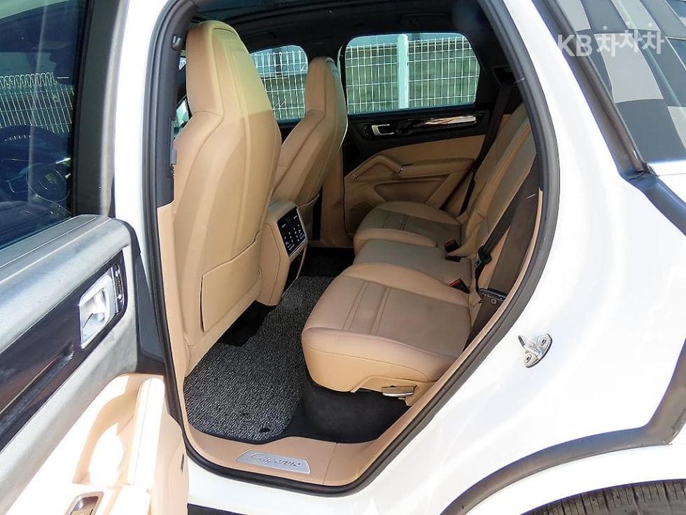 Porsche Cayenne(9Y0)3.0 Standard - 5