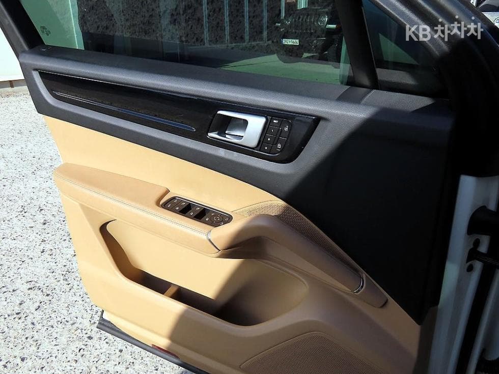 Porsche Cayenne(9Y0)3.0 Standard - 11