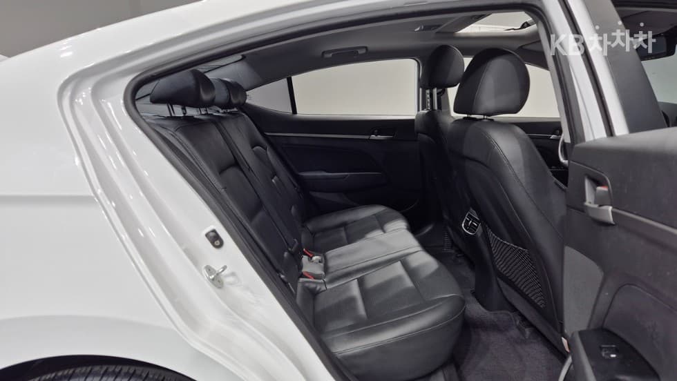 Хюндай Avante (Elantra)AD1.6 GDi Смарт - 9