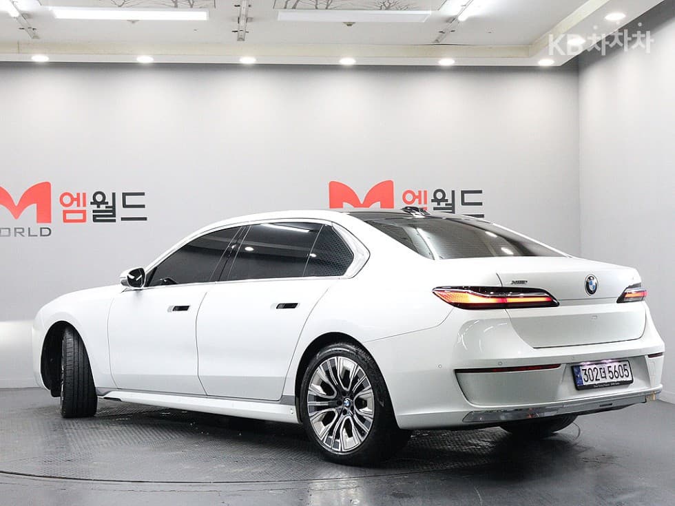BMW 7시리즈(G70)740d xDrive DPE Executive - 3