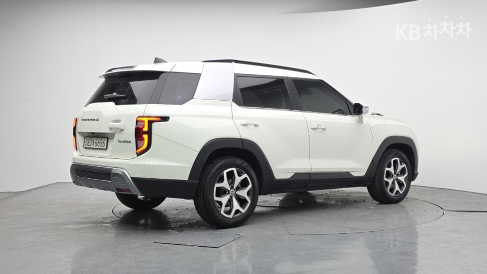 КейДжи Мобилити 토레스(J100)1.5 GDI Турбо AWD T5 - 2