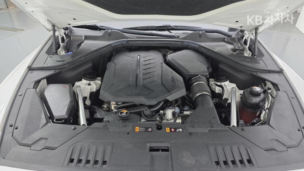 Genesis GV803.0 Diesel 2WD - 6