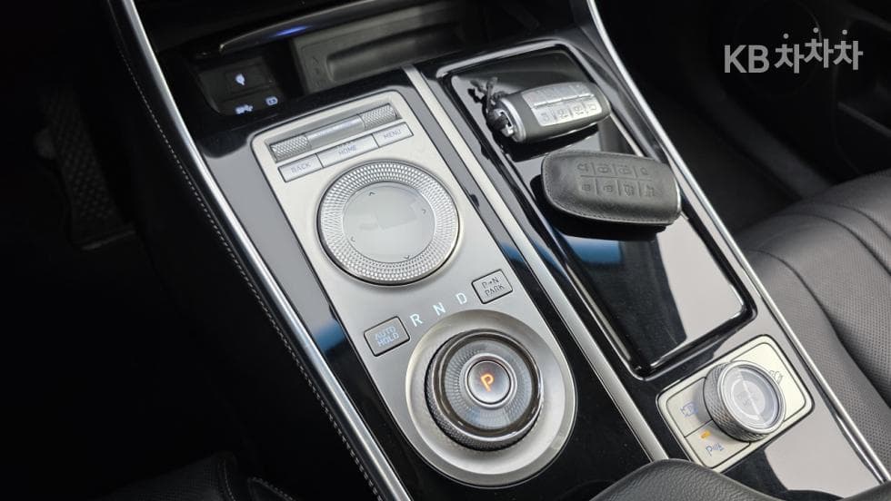 Genesis GV803.0 Diesel 2WD - 22