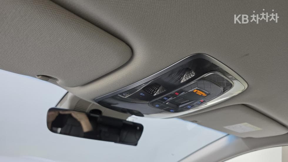 Genesis GV803.0 Diesel 2WD - 24