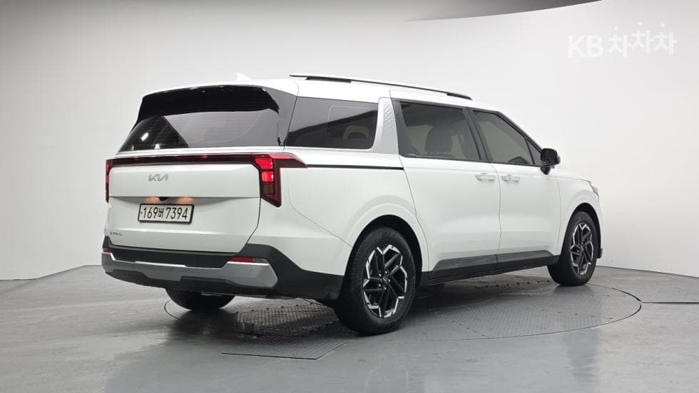 Киа The New (фейслифт) Канивал 4-то поколениеD2.2 9-местен Престиж - 2
