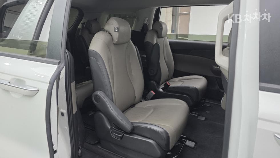 Киа The New (фейслифт) Канивал 4-то поколениеD2.2 9-местен Престиж - 8