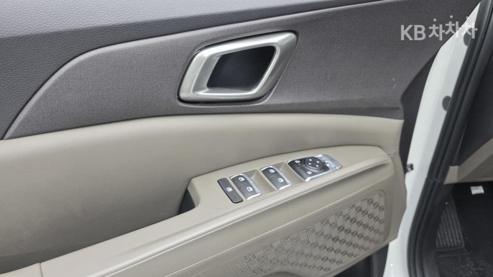 Киа The New (фейслифт) Канивал 4-то поколениеD2.2 9-местен Престиж - 15