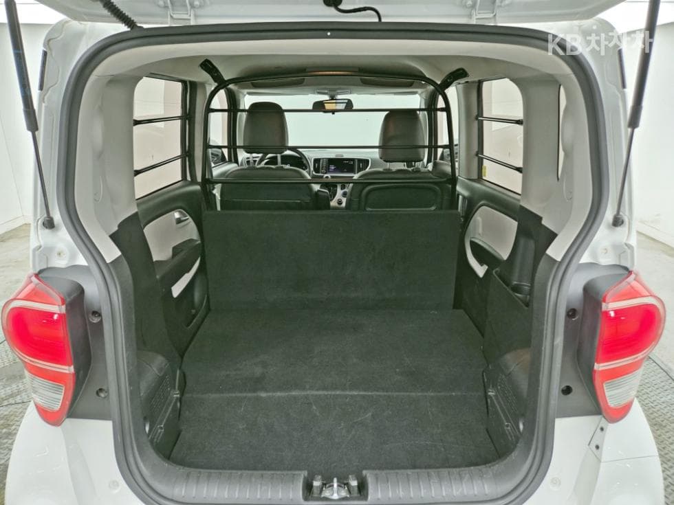 Киа The New (фейслифт) Киа Рей (ван) Ван1.0 Бензин Ван 2-местен Престиж - 17