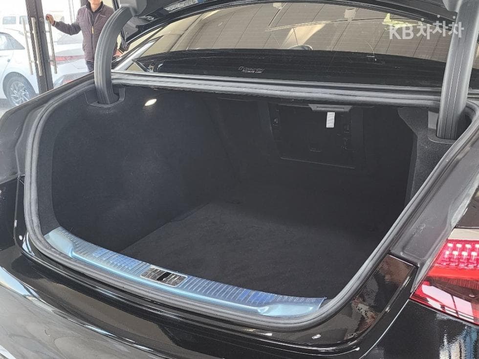 Mercedes-Benz S-Class W223S450L 4Matic Standard - 30