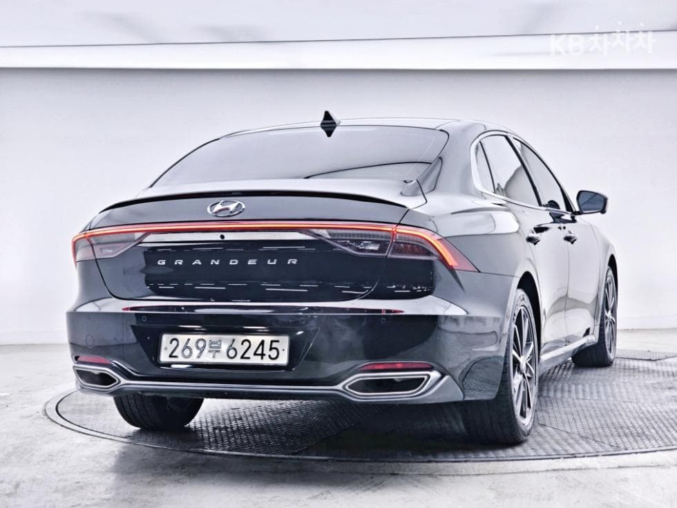 Хюндай The New (фейслифт) Grandeur (Azera)3.3 Le Blanc - 3