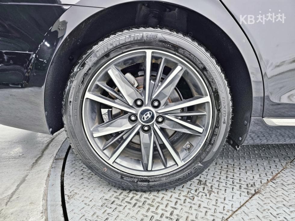 Хюндай The New (фейслифт) Grandeur (Azera)3.3 Le Blanc - 23