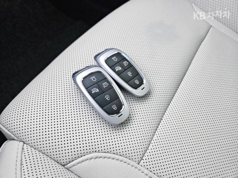 Hyundai The New (facelift) Grandeur (Azera) Hybrid2.4 Le Blanc - 16