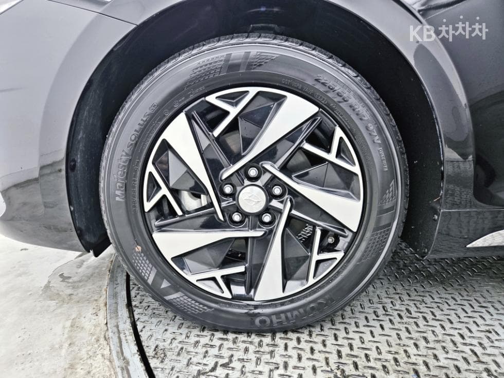 Hyundai The New (facelift) Grandeur (Azera) Hybrid2.4 Le Blanc - 19