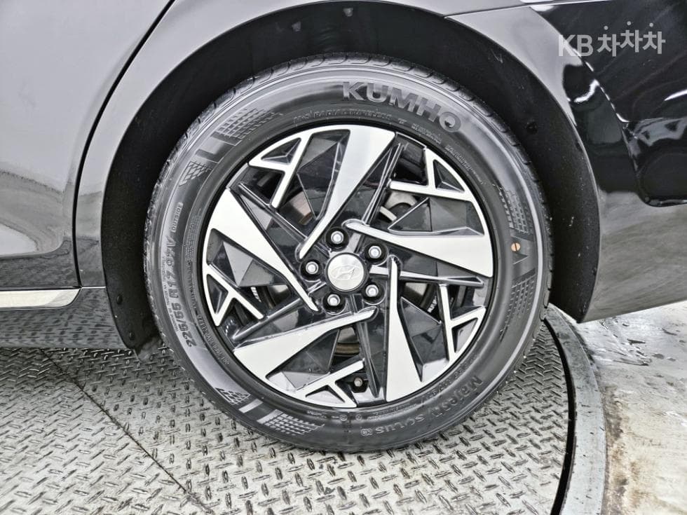 Hyundai The New (facelift) Grandeur (Azera) Hybrid2.4 Le Blanc - 21