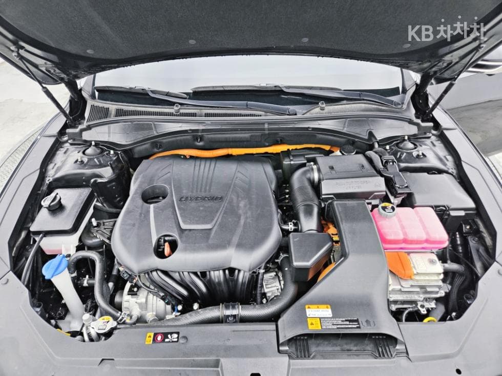 Hyundai The New (facelift) Grandeur (Azera) Hybrid2.4 Le Blanc - 23