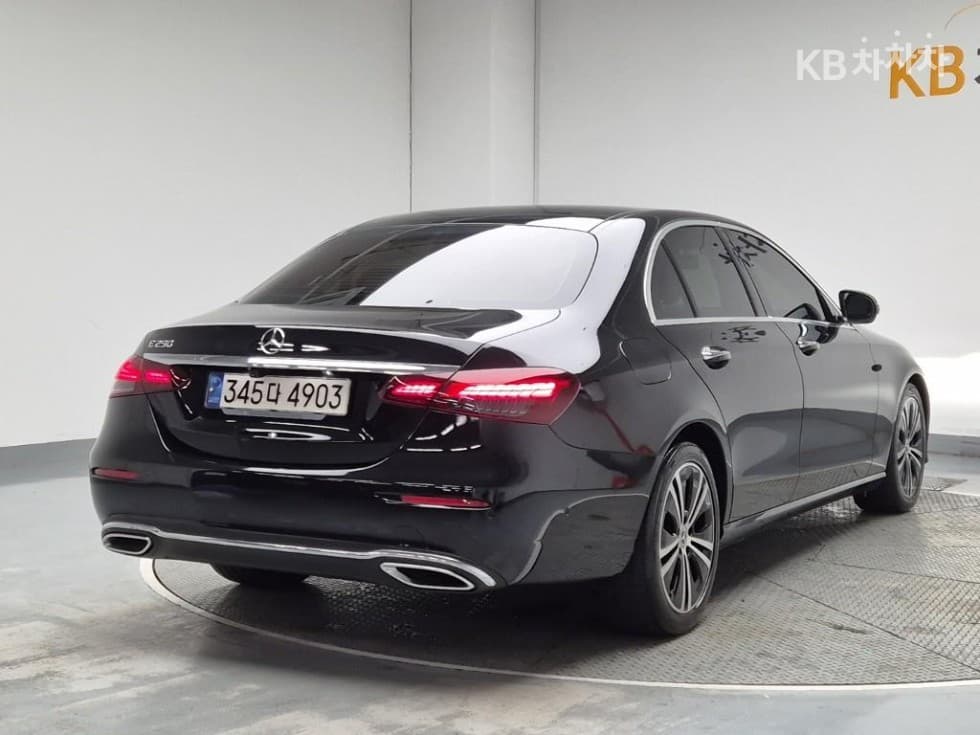 Mercedes-Benz E-Клас (W213)E250 Avantgarde - 3